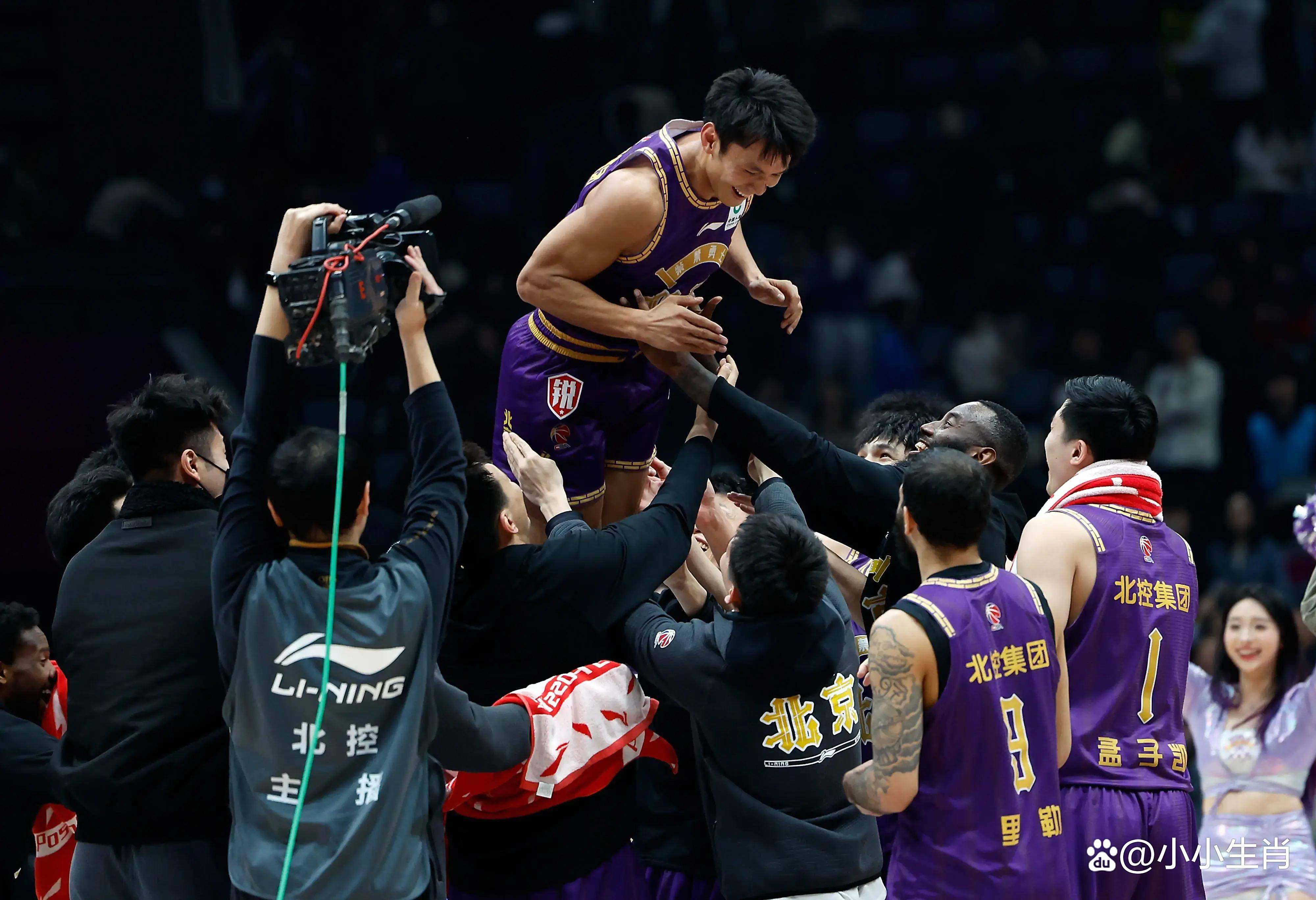 NBA季后赛赛程吃紧，浙江队今夜手感冰凉，压力陡增，临场指挥获称赞