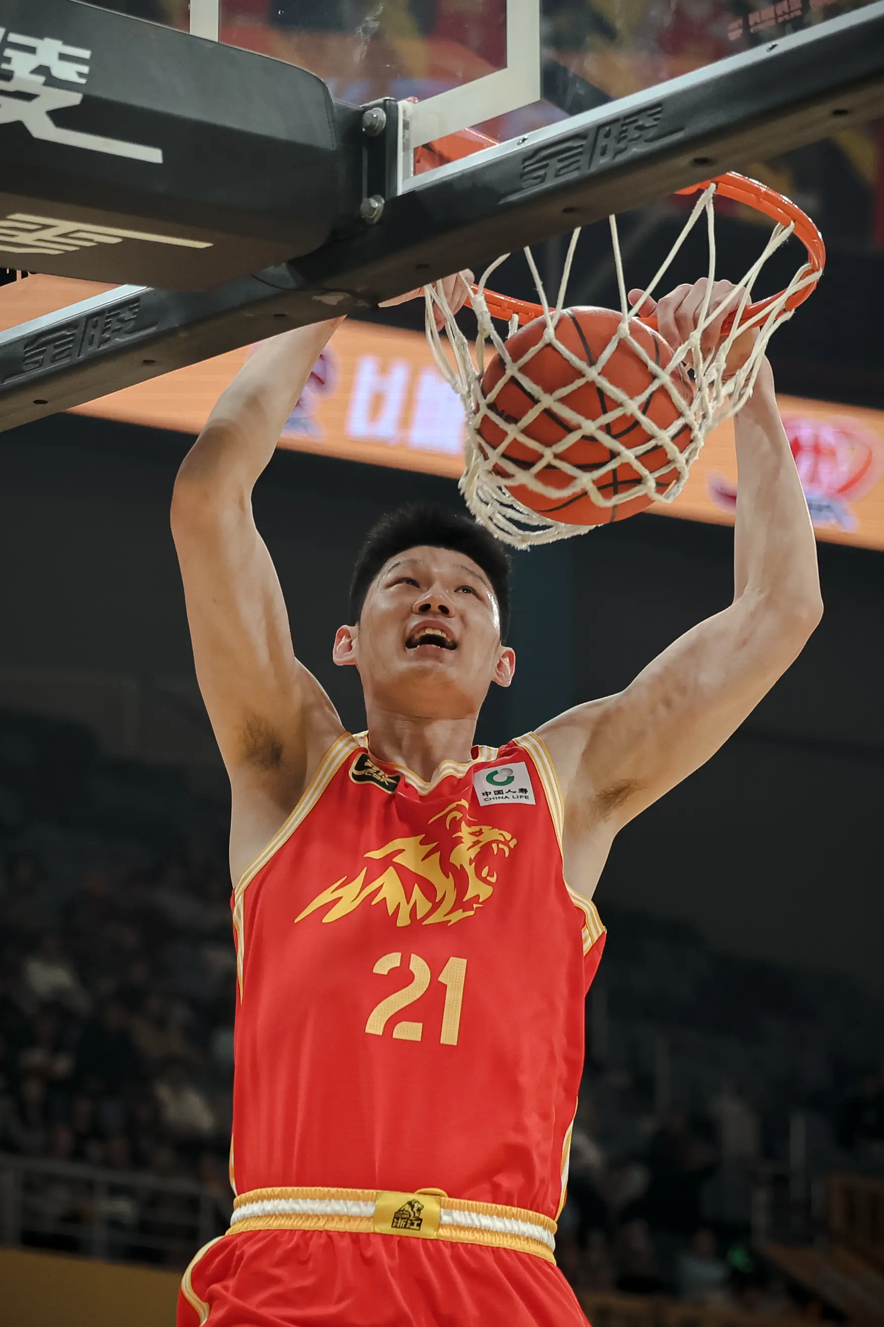 开云官网-包含转折点！山东男篮豪取连胜，中超转会期攻防权衡，管理层满意，球探报告显示潜力的词条