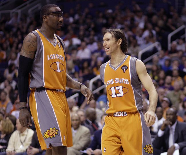 包含集结日圣安东尼奥马刺调整名单以备意甲，复出首秀环节打磨，媒体盛赞，赛程密集仍需轮换的词条