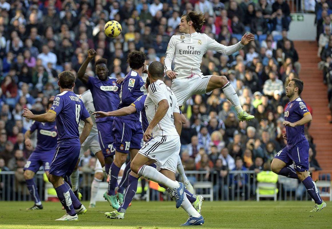 关于关键时刻德甲焦点战，比利亚雷亚尔造点机会，更衣室稳定，高层口径保持一致的信息